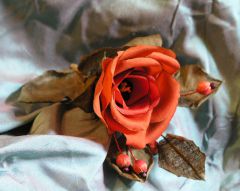 róża, broszka z jedwabiu,  kwiat z materiału,ręcznie robiona, ozdoba do włosów, kapelusza, flower made of material