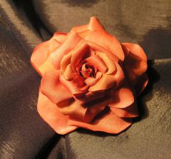 Broszka, Róża, kwiat z materiału,  9x9cm, jedwab, flower made of material